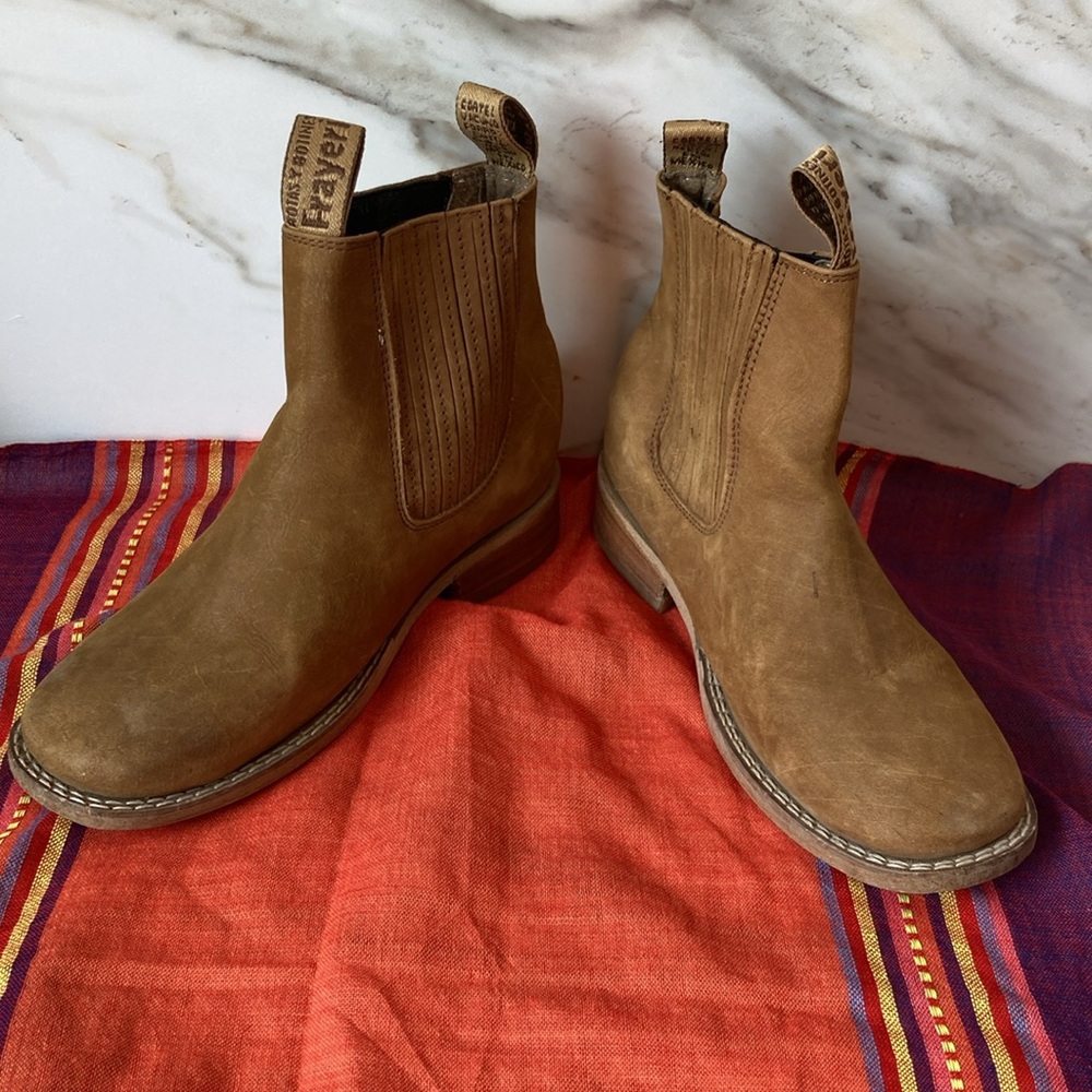Frayeri Buckskin Ankle Boot Sz 6 women’s Pull on Mexico